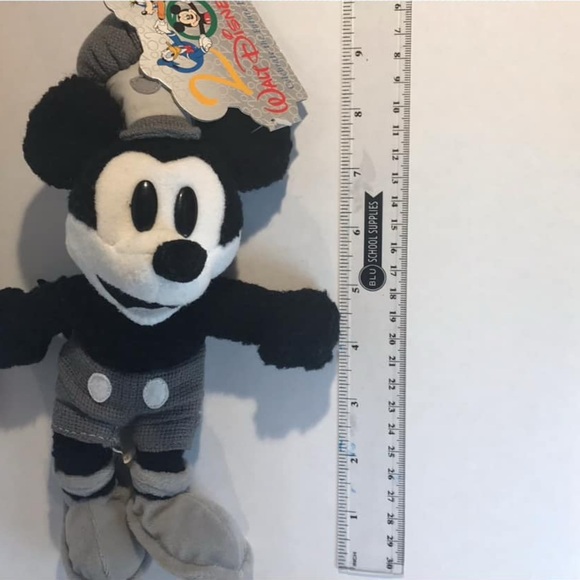 Mickey Mouse - Picture 9 of 12